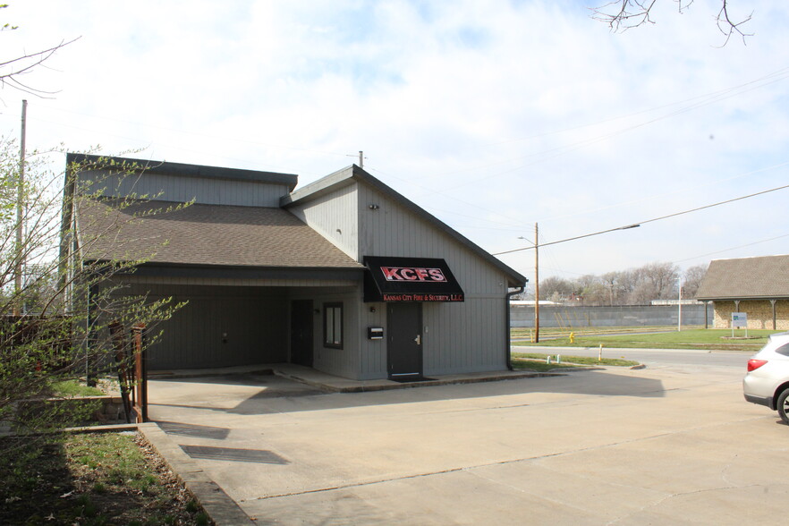 901 E Loula St, Olathe, KS for sale - Building Photo - Image 1 of 7