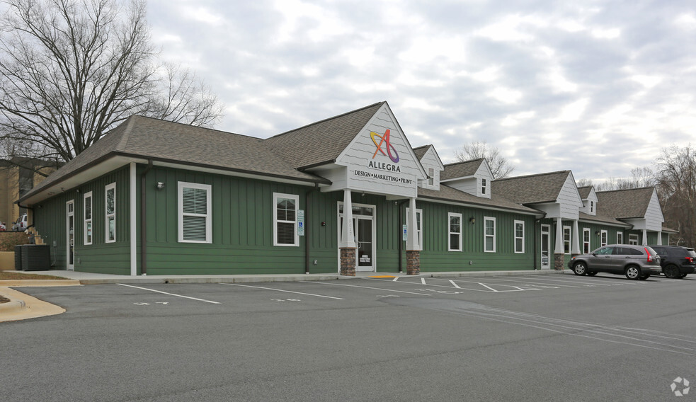 8017 N Point Blvd, Winston-Salem, NC for sale - Primary Photo - Image 1 of 1