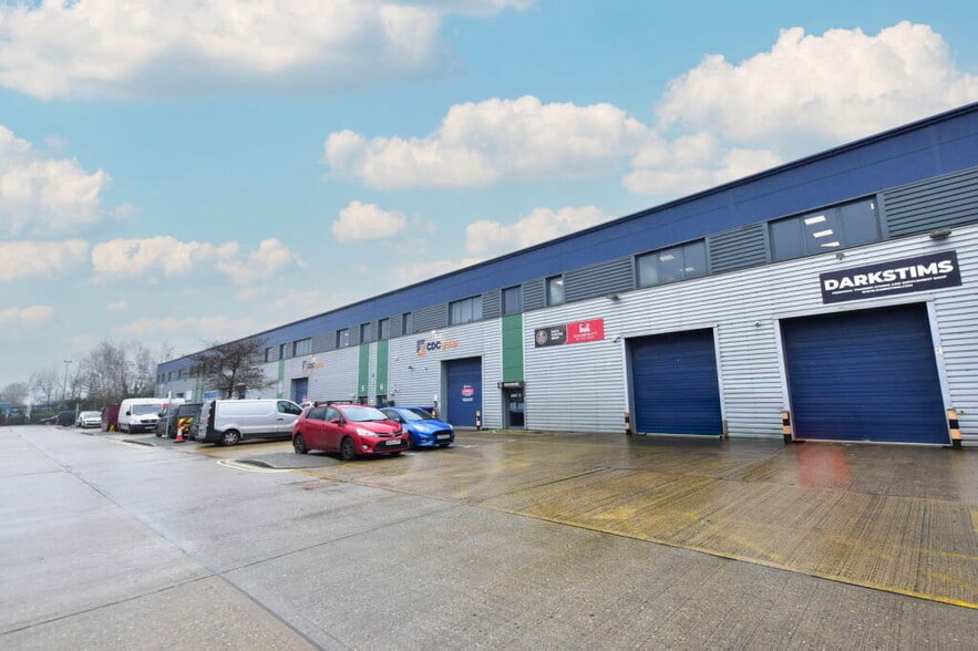 Whiteleaf Rd, Hemel Hempstead to rent - Building Photo - Image 3 of 17