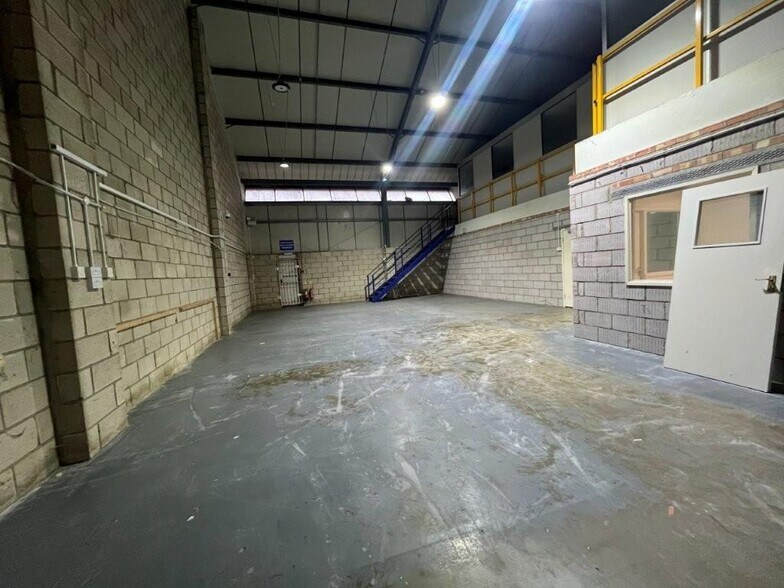 Farthing Rd, Ipswich to rent - Building Photo - Image 2 of 12