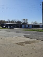 1300 W Saunders St, Mount Pleasant, IA for rent Building Photo- Image 1 of 31