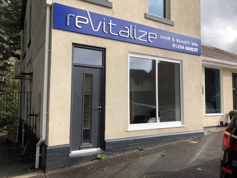 71 Church St, Bolton to rent - Building Photo - Image 1 of 10