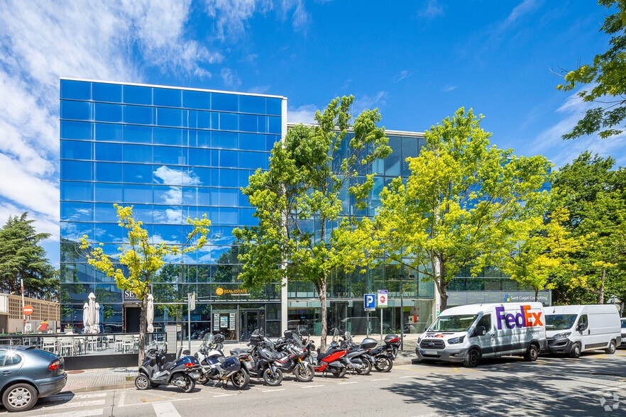 Avinguda de les Corts Catalanes, 8, Sant Cugat del Vallès, Barcelona for sale - Building Photo - Image 2 of 2