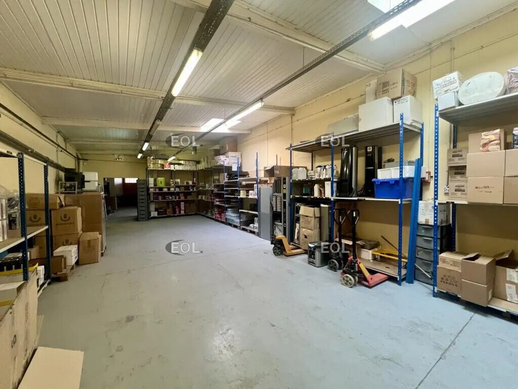 Location Local d'activités 257 m² - Photo 1