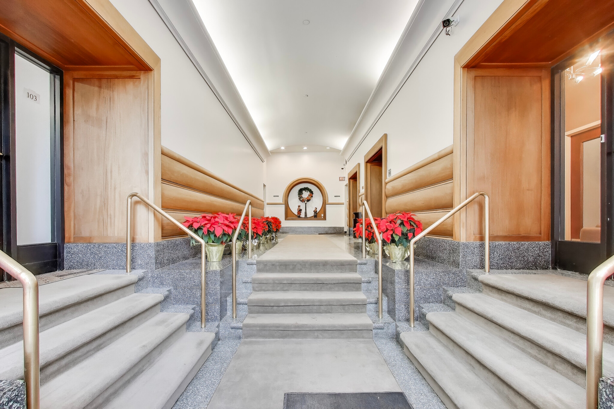 607 W Fulton St, Chicago, IL to rent Lobby- Image 1 of 6