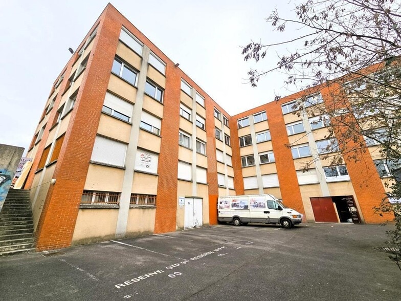 Office in Évry-Courcouronnes for sale - Building Photo - Image 2 of 11
