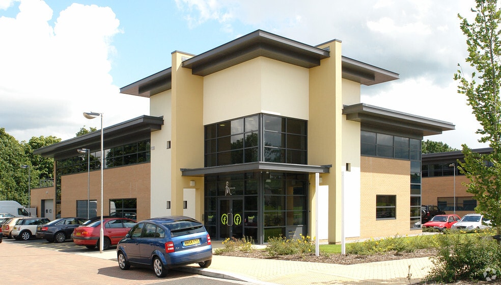 1 Oakwater Av, Cheadle to rent - Building Photo - Image 2 of 3