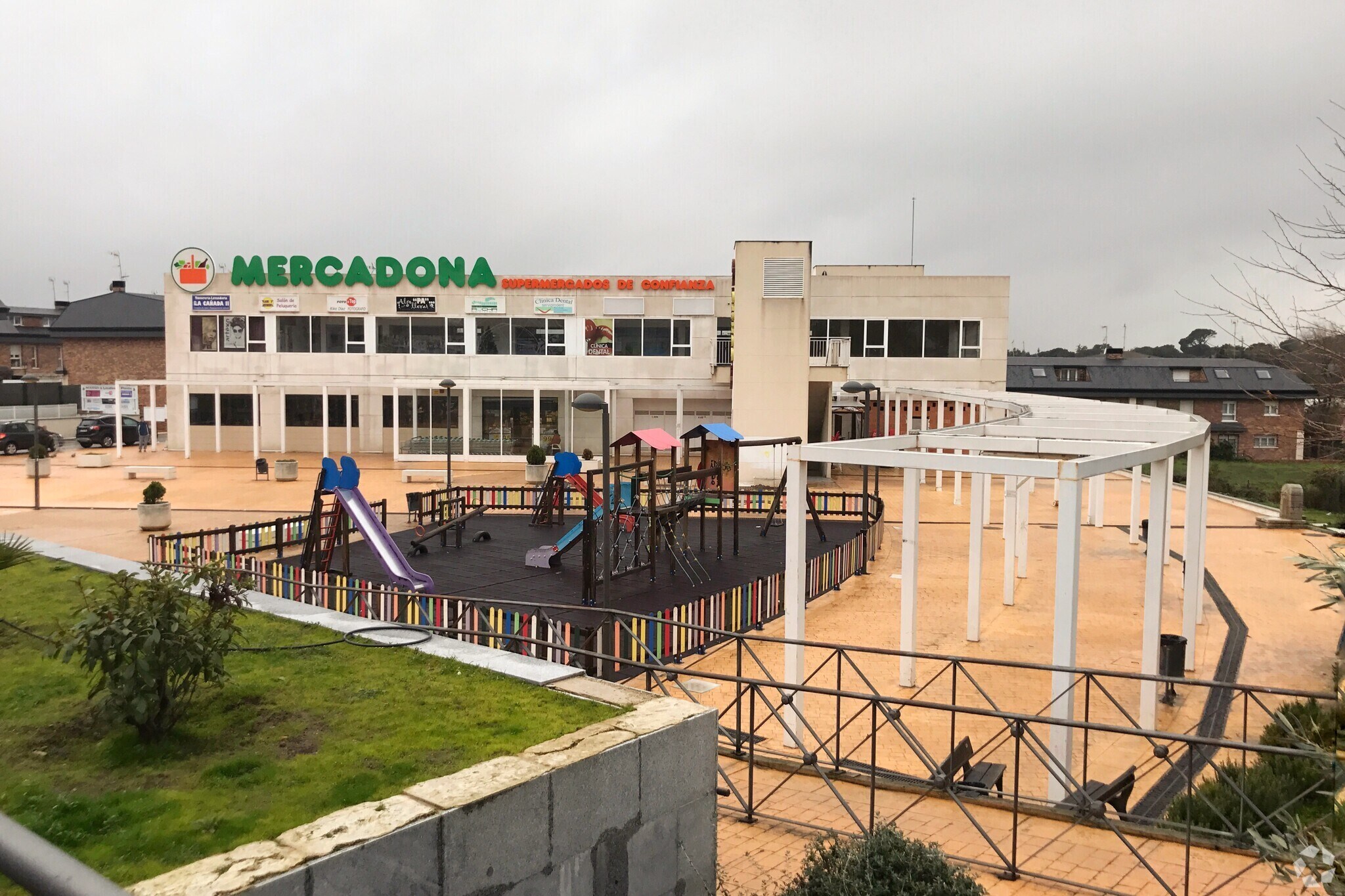 Avenida Plaza de Toros, 2 B, Valdemorillo, Madrid to rent Primary Photo- Image 1 of 12