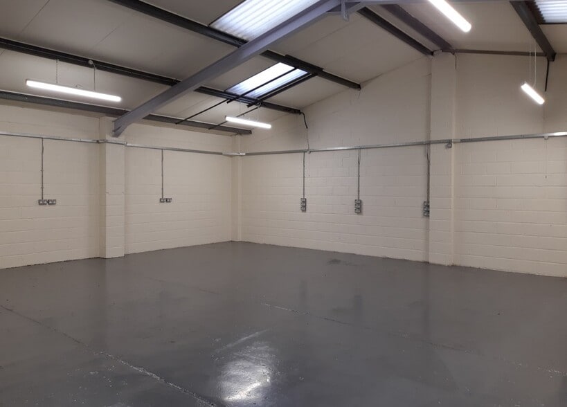 North End Rd, Yatton to rent - Interior Photo - Image 3 of 5