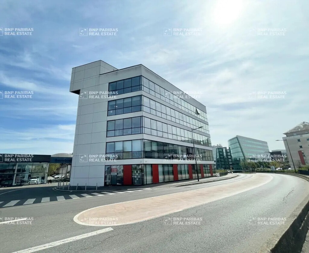 Location Bureaux 294 m² - Photo 1