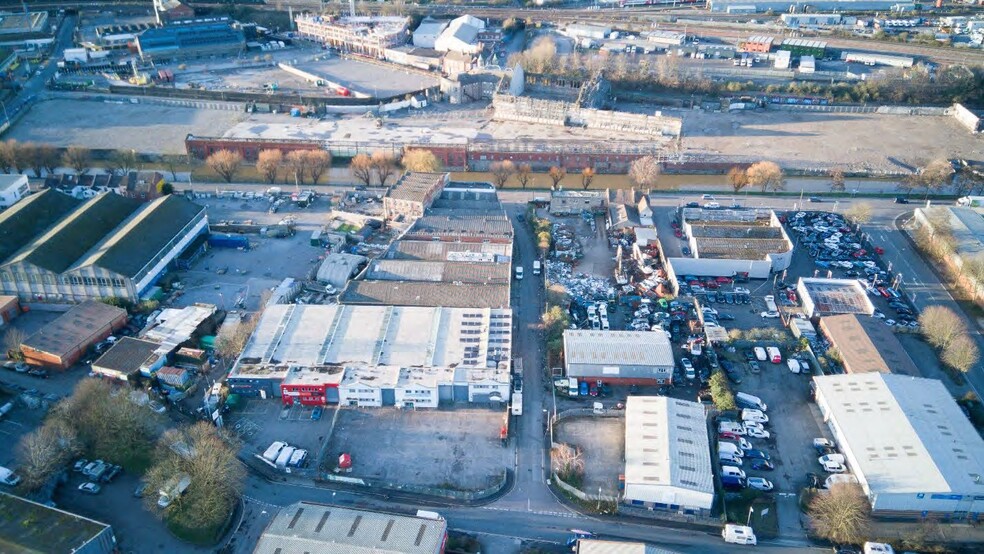 Feeder Road and Small Street portfolio of 6 properties for sale on LoopNet.co.uk - Building Photo - Image 1 of 8