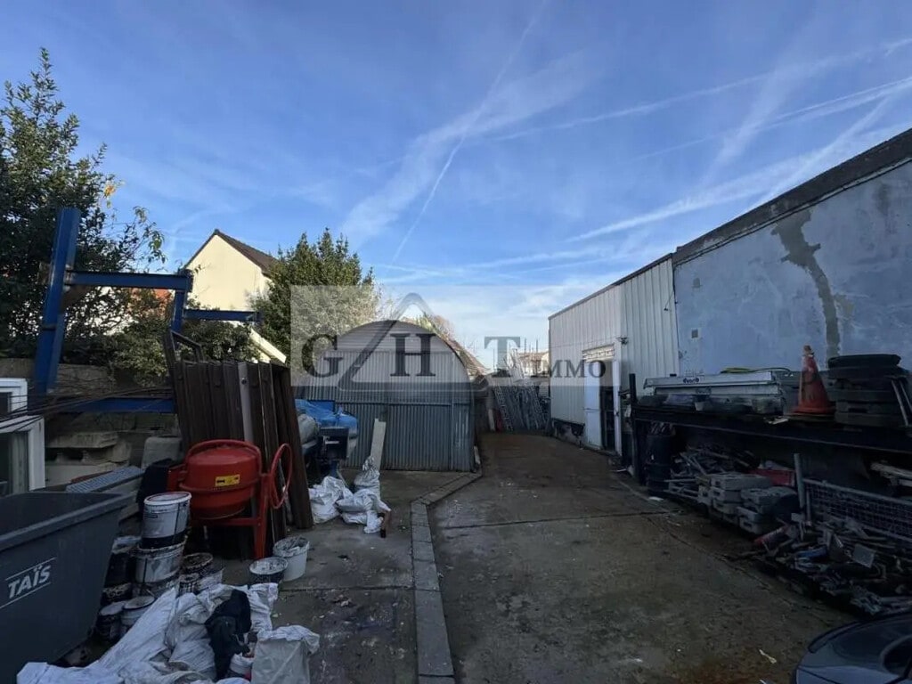 Vente Entrepôt 180 m² - Photo 1