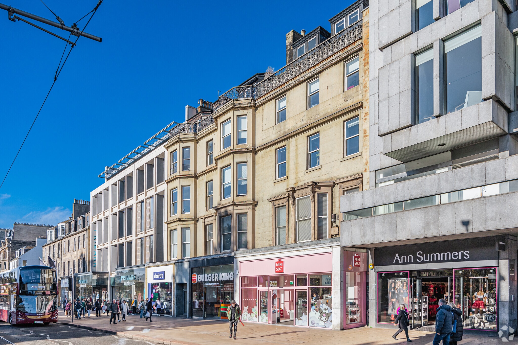 88-90A Princes St, Edinburgh to rent Primary Photo- Image 1 of 3