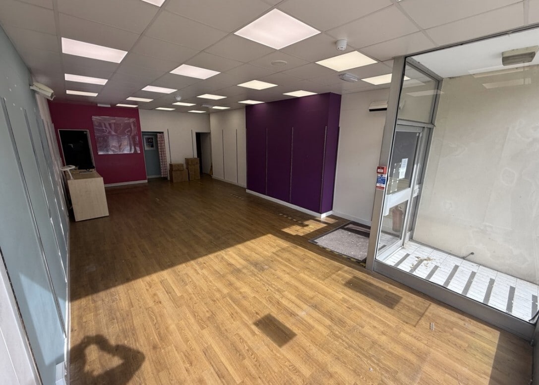 71 High St, Ruislip to rent Interior Photo- Image 1 of 1