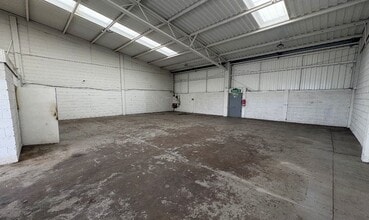 Rosscliffe Rd, Ellesmere Port to rent Interior Photo- Image 2 of 2