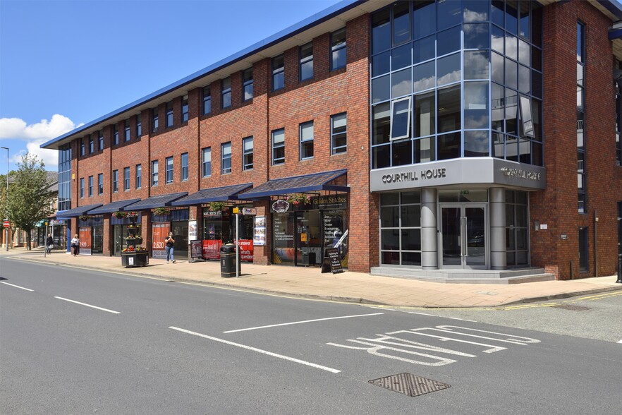 Water Ln, Wilmslow to rent - Building Photo - Image 3 of 9