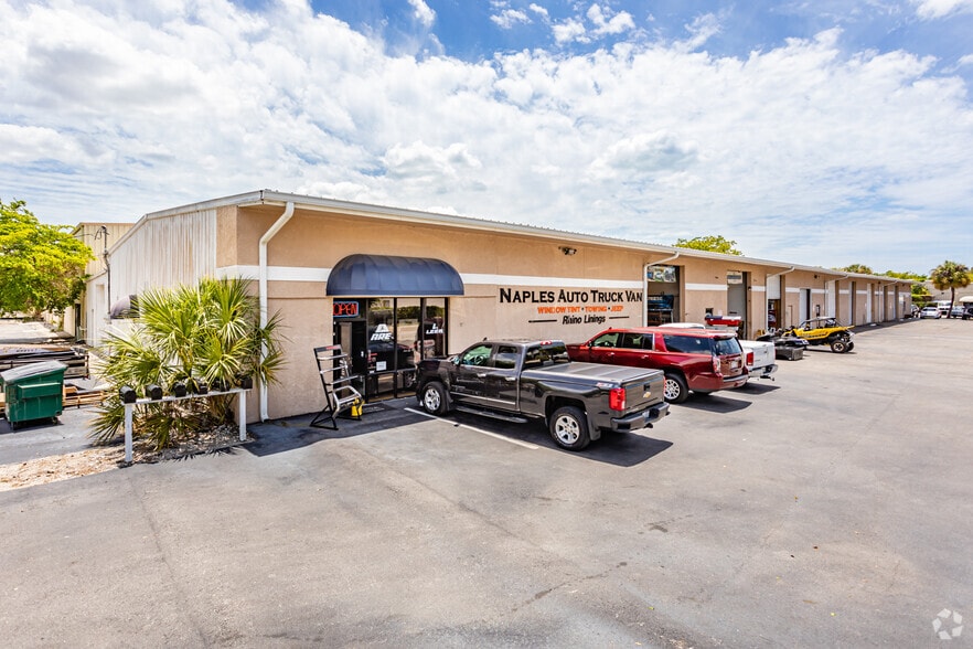 3384 Mercantile Ave, Naples, FL to rent - Primary Photo - Image 1 of 2