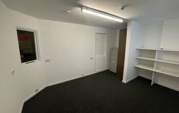 Netham Rd, Bristol to rent Interior Photo- Image 2 of 3