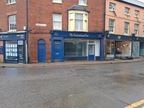 10 Market Pl, Melton Mowbray to rent Building Photo- Image 2 of 11