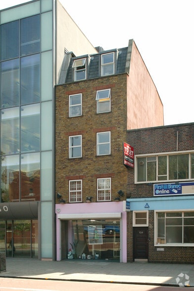 Old St, London to rent - Building Photo - Image 2 of 14
