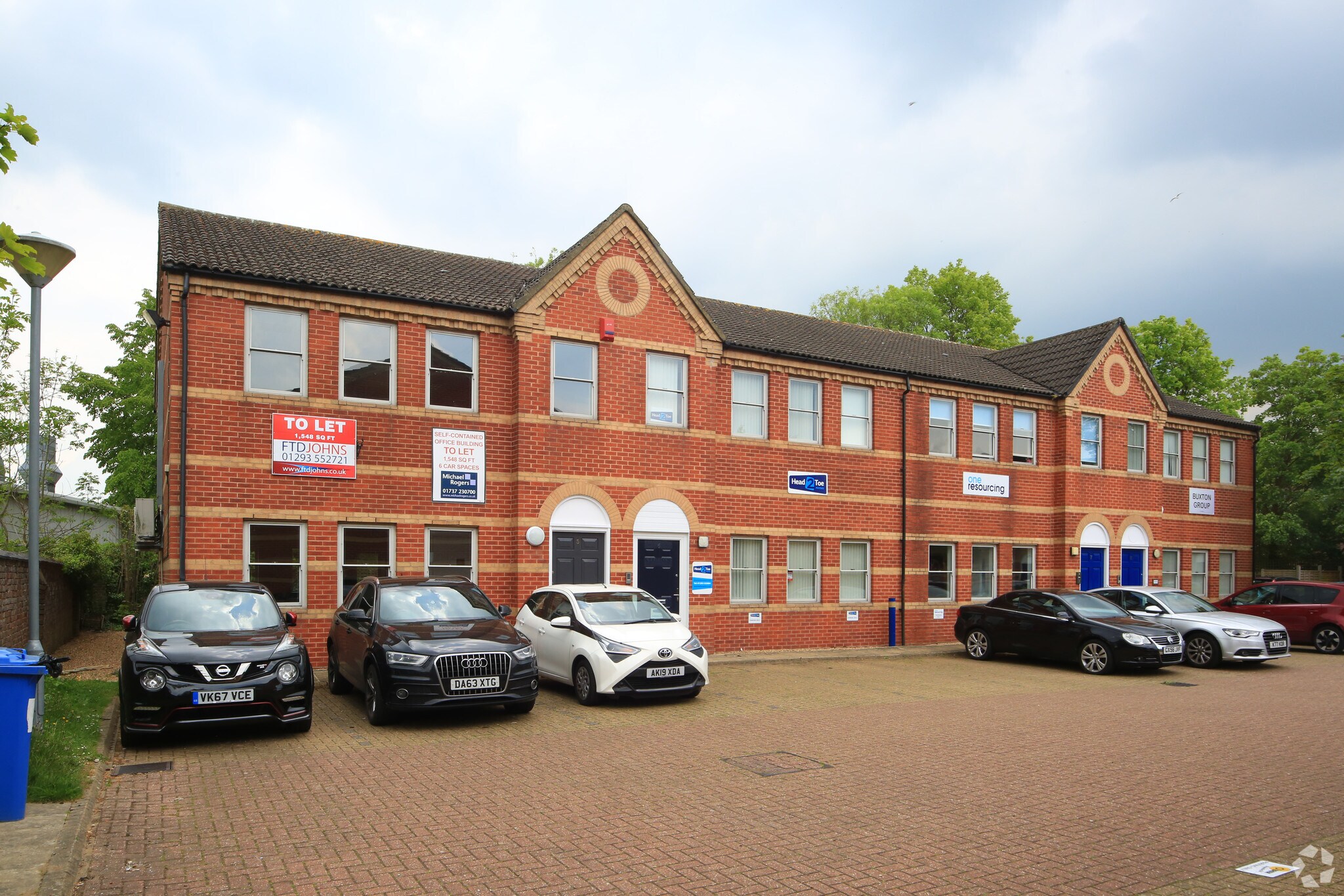 1 Brighton Rd, Crawley for sale Primary Photo- Image 1 of 1