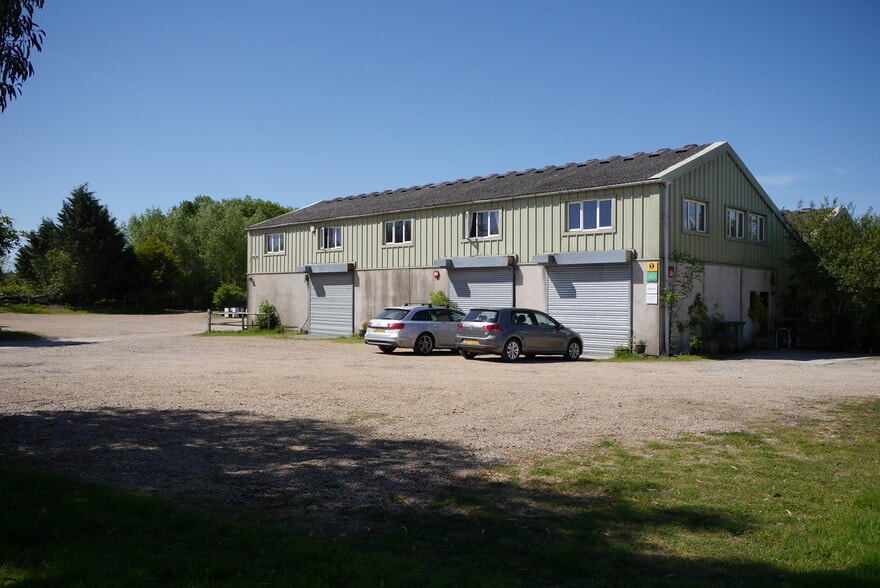 Mill Ln, Pulborough to rent - Building Photo - Image 1 of 12