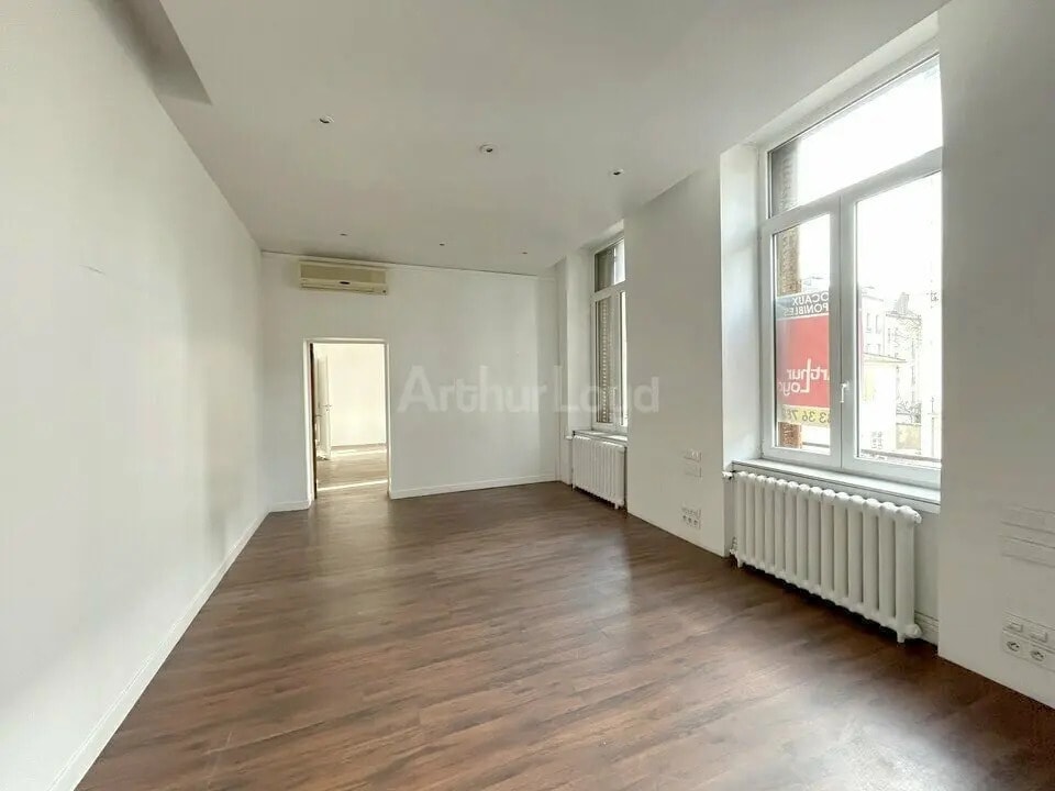 Location Bureaux 161 m² - Photo 1