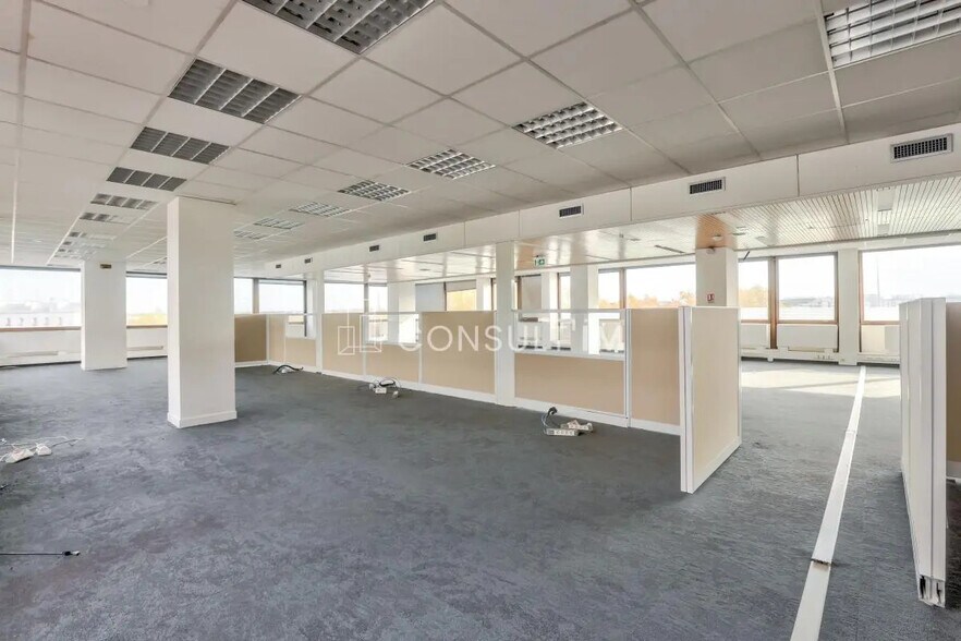 Office in Saint-Cloud for sale - Building Photo - Image 1 of 9