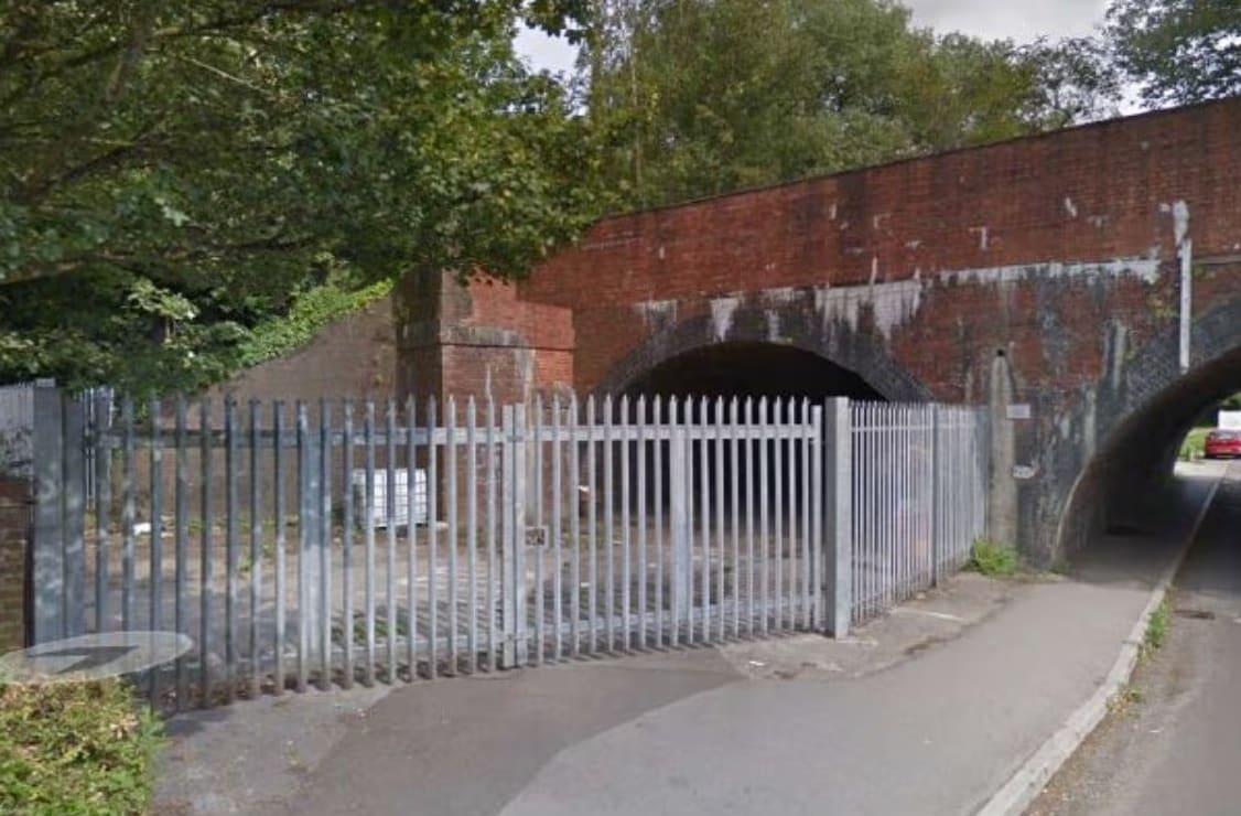 233 Arches Bridge, Salisbury to rent Building Photo- Image 1 of 1