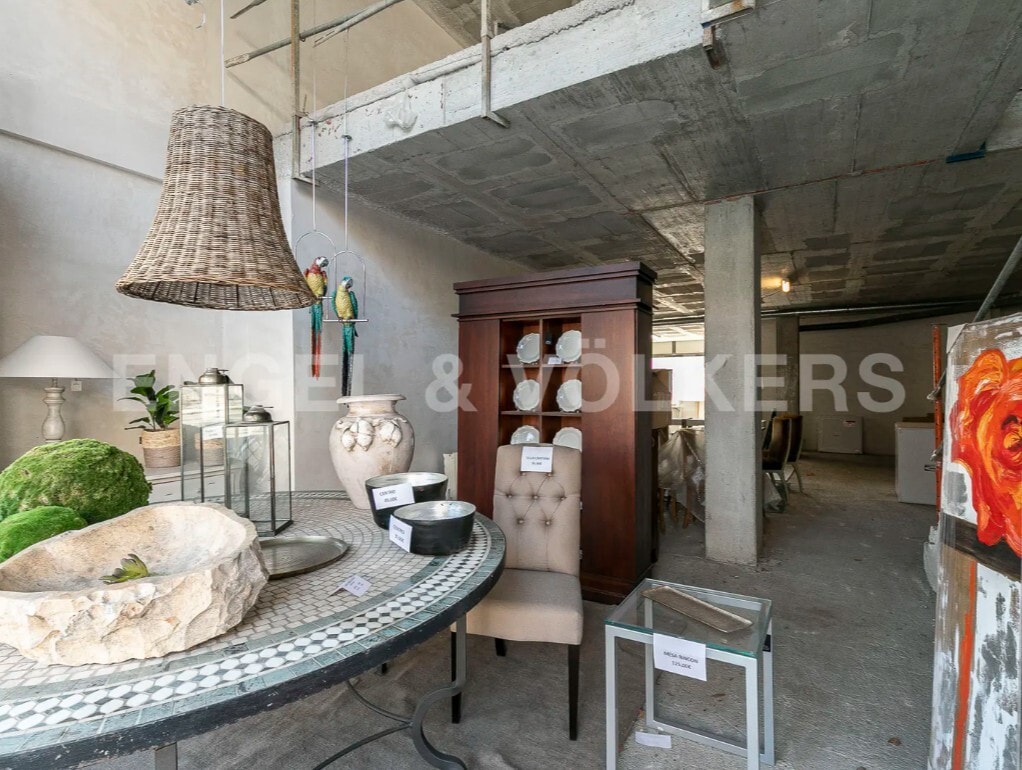 Retail in Barcelona, Barcelona to rent Interior Photo- Image 1 of 5