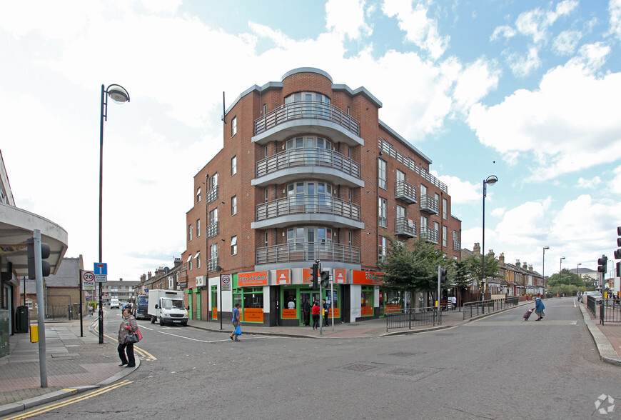 2-2B Hanworth Rd, Hounslow for sale - Primary Photo - Image 1 of 3