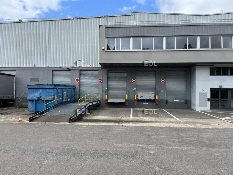Industrial in Herblay-sur-Seine to rent - Building Photo - Image 3 of 5