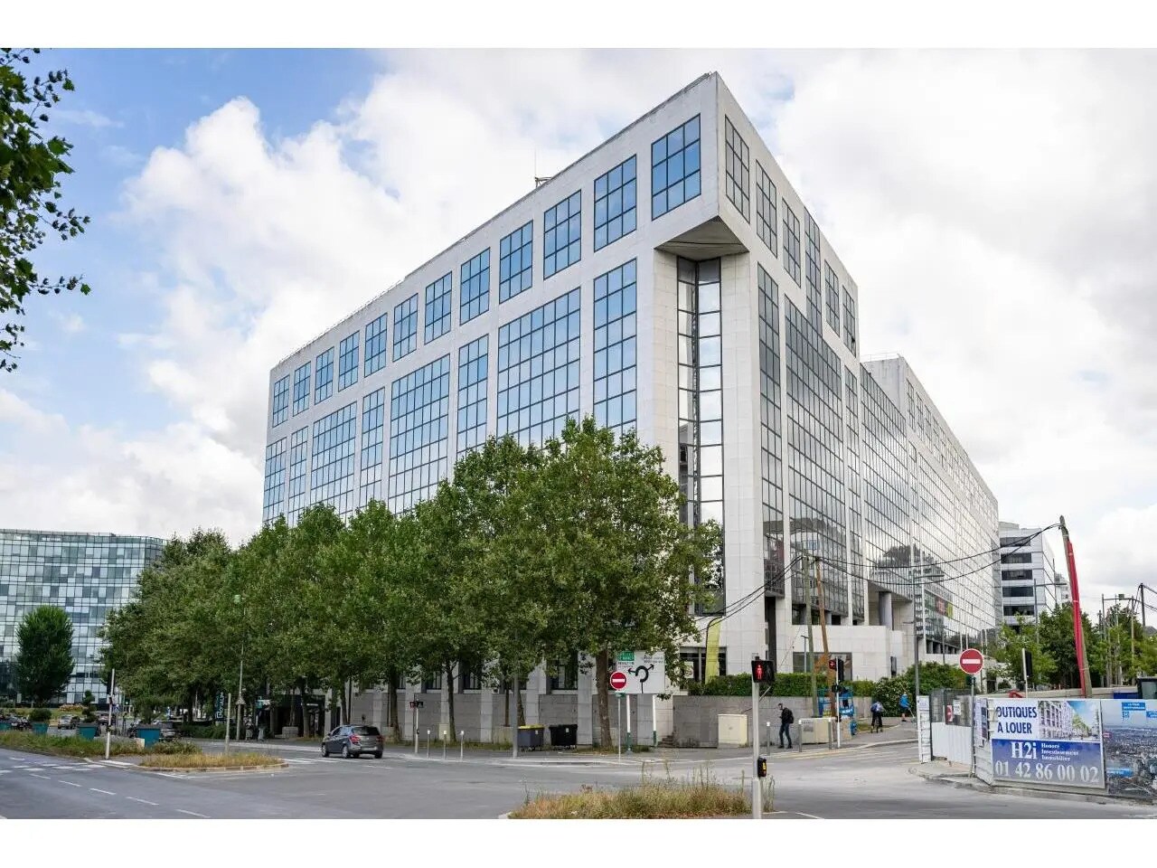 6 Avenue Montaigne, Noisy-le-Grand to rent Building Photo- Image 1 of 29