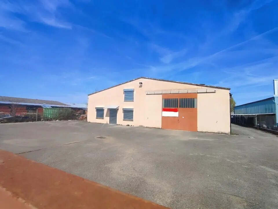Location Local d'activités 441 m² - Photo 1