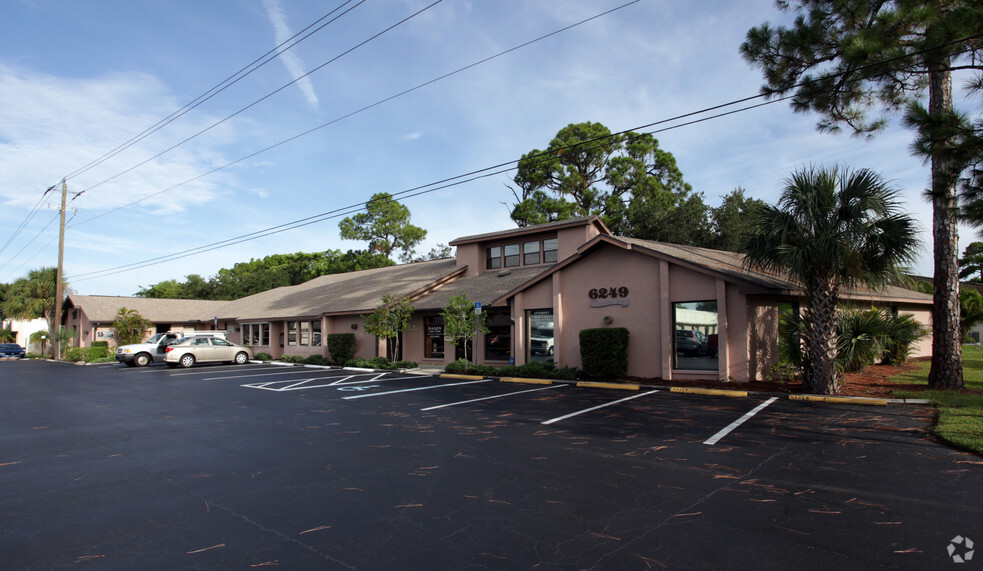 6249 Presidential Ct, Fort Myers, FL for sale - Building Photo - Image 1 of 1