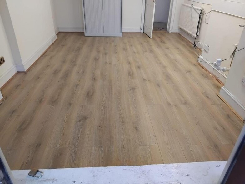 16-18 Pampisford Rd, Purley to rent - Building Photo - Image 3 of 14