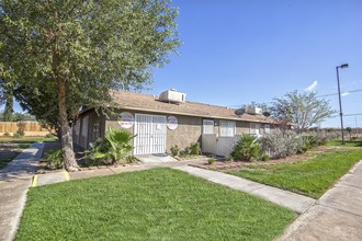 11200 Chamberlaine Way, Adelanto, CA for sale Primary Photo- Image 1 of 1