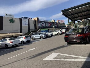 Retail in Pozuelo de Alarcón, Madrid to rent Construction Photo- Image 2 of 2