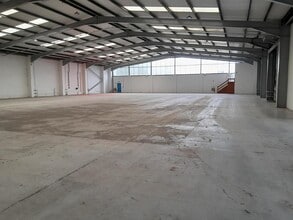 5-6 Henwood St, Ashford to rent Interior Photo- Image 2 of 6