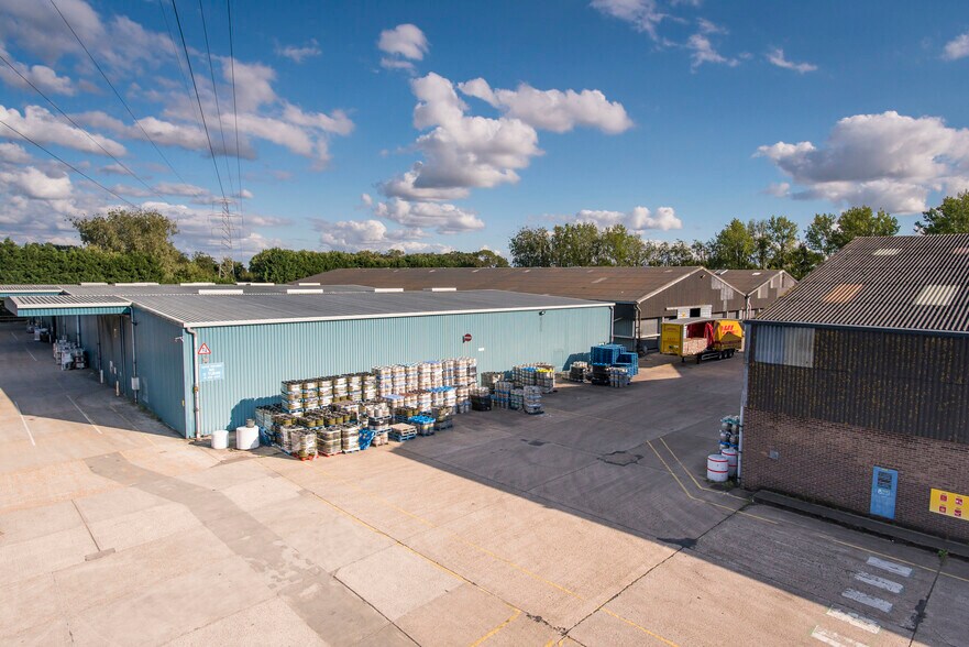 7 Summer Rd, Bury St Edmunds to rent - Building Photo - Image 3 of 8