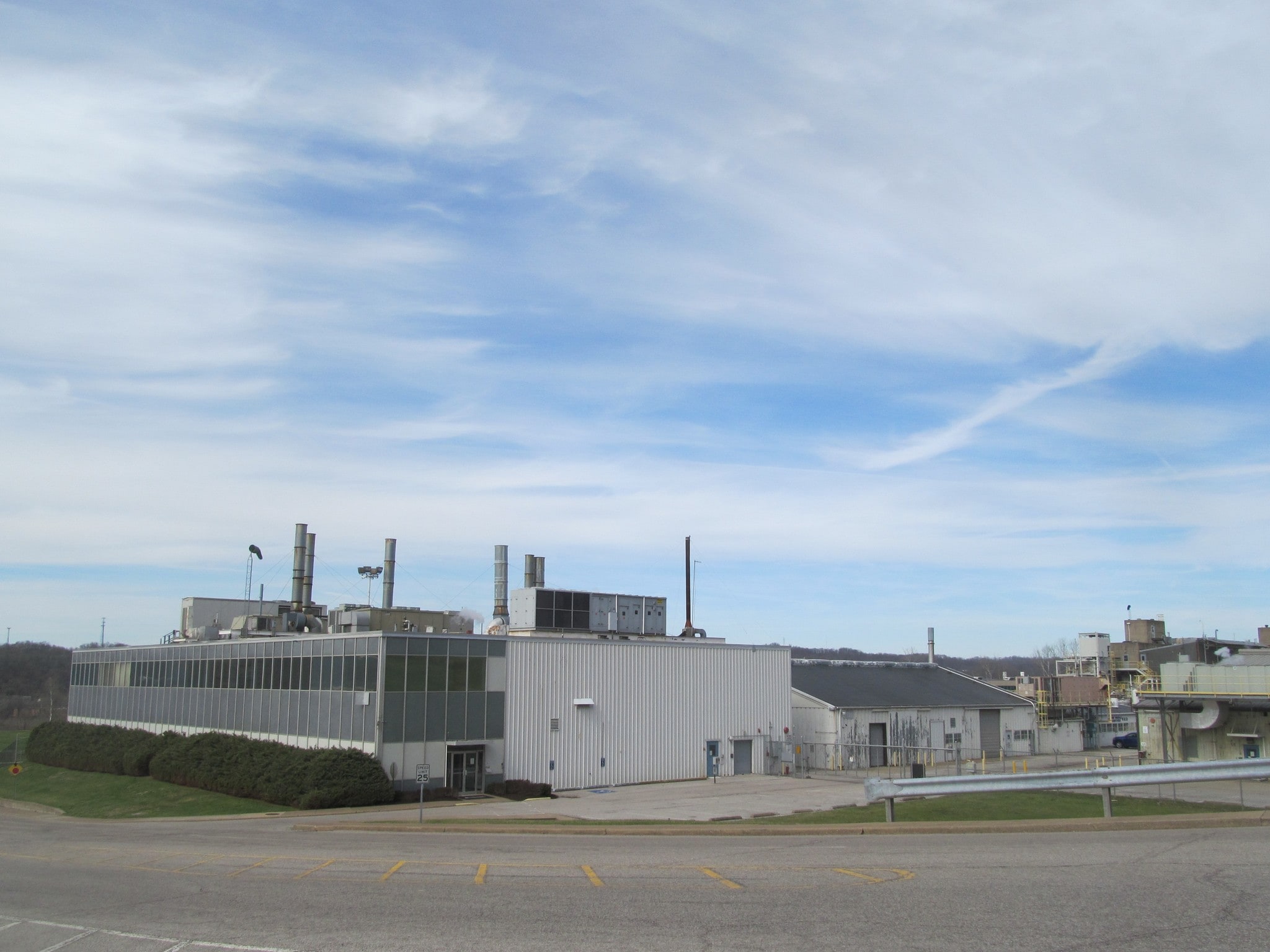 Union Carbide Dr, South Charleston, WV to rent Building Photo- Image 1 of 3