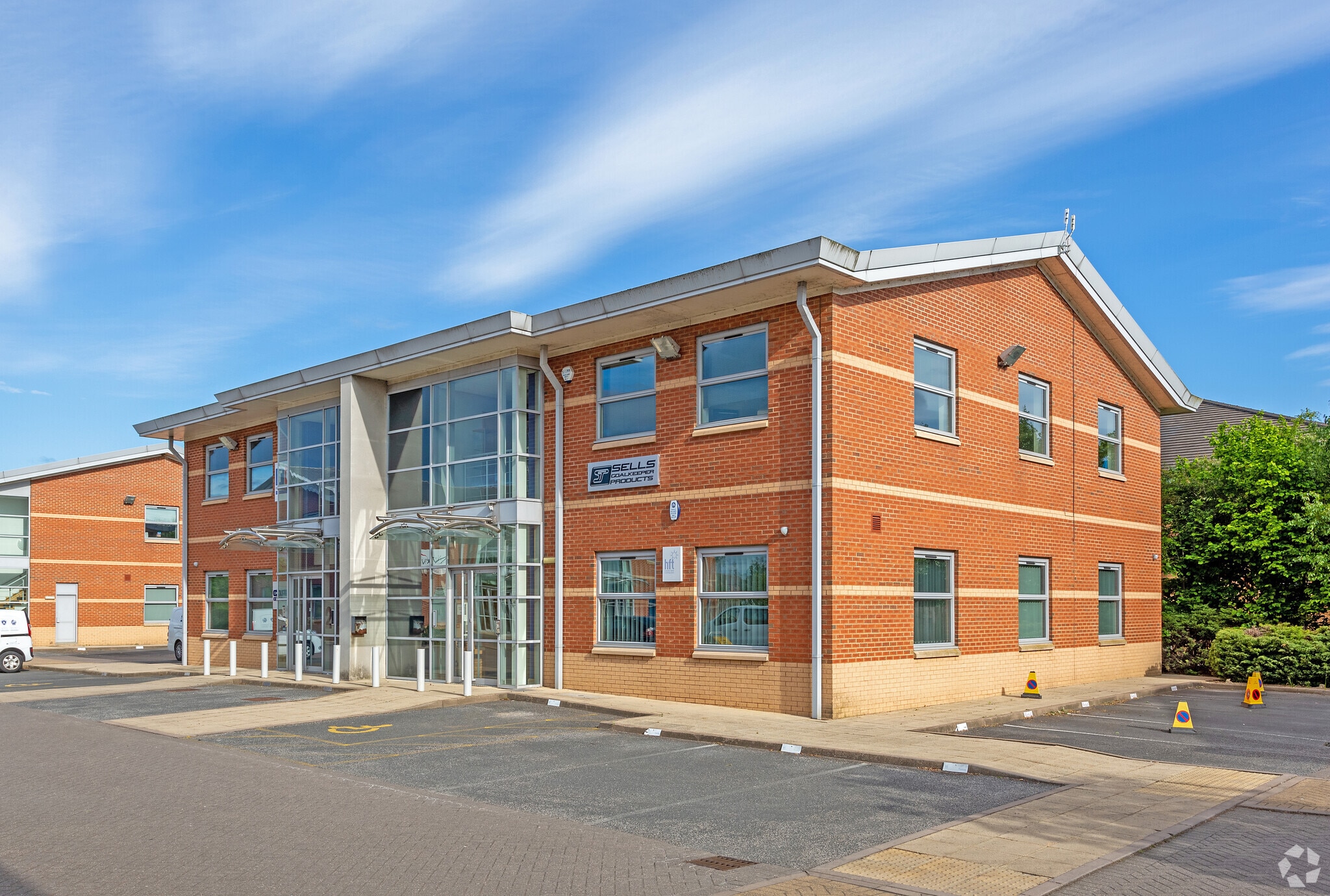 Calder Clos, Wakefield to rent Primary Photo- Image 1 of 4