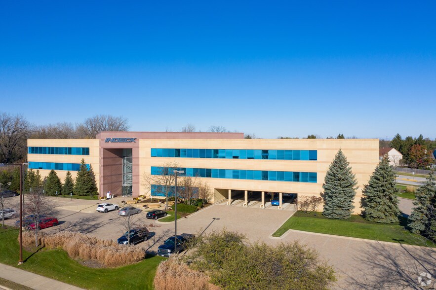 600 N Buffalo Grove Rd, Buffalo Grove, IL for rent - Building Photo - Image 3 of 9