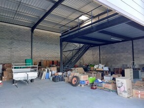 Light Industrial in Signes for sale Interior Photo- Image 2 of 7