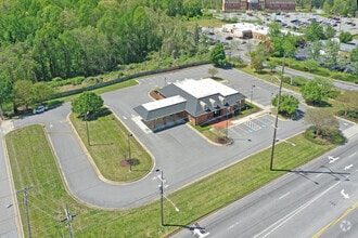 2200 Westchester Dr, High Point, NC - AERIAL  map view