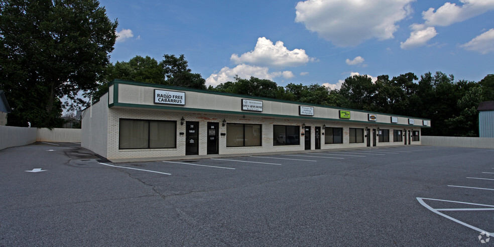 294-310 Church St, Concord, NC for rent - Primary Photo - Image 1 of 42