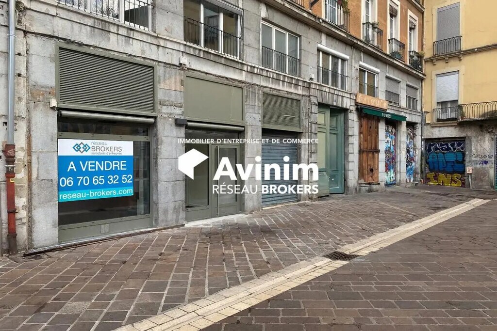 Vente Commerce 330 m² - Photo 1