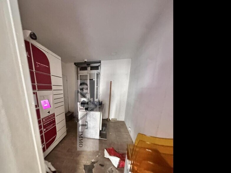 Retail in Alfortville to rent - Interior Photo - Image 3 of 3