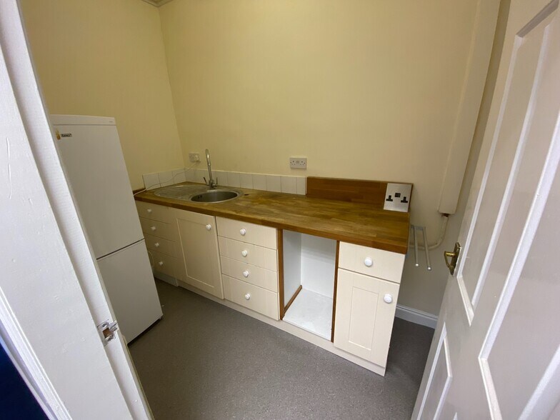 Chester Rd, Deeside to rent - Interior Photo - Image 3 of 7