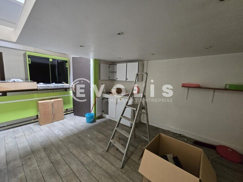 Retail in Palaiseau to rent - Interior Photo - Image 3 of 5